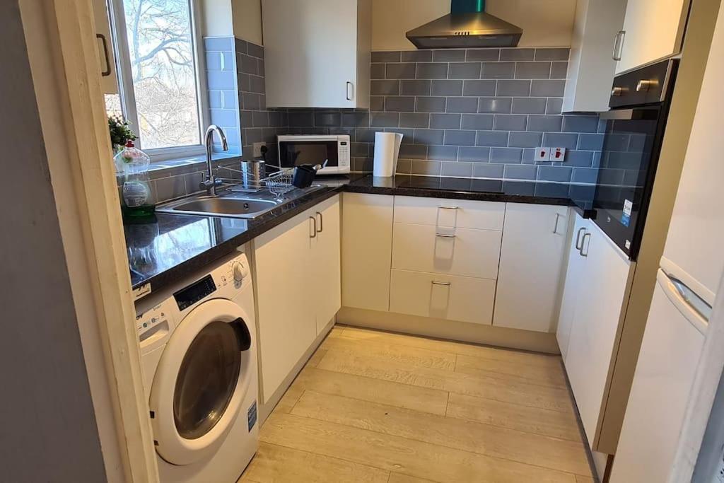 Private 2 Bed Flat Close To Excel & City Airport Лондон Экстерьер фото